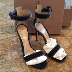 NIB Grey Velvet Portofino 105 sz 36.5